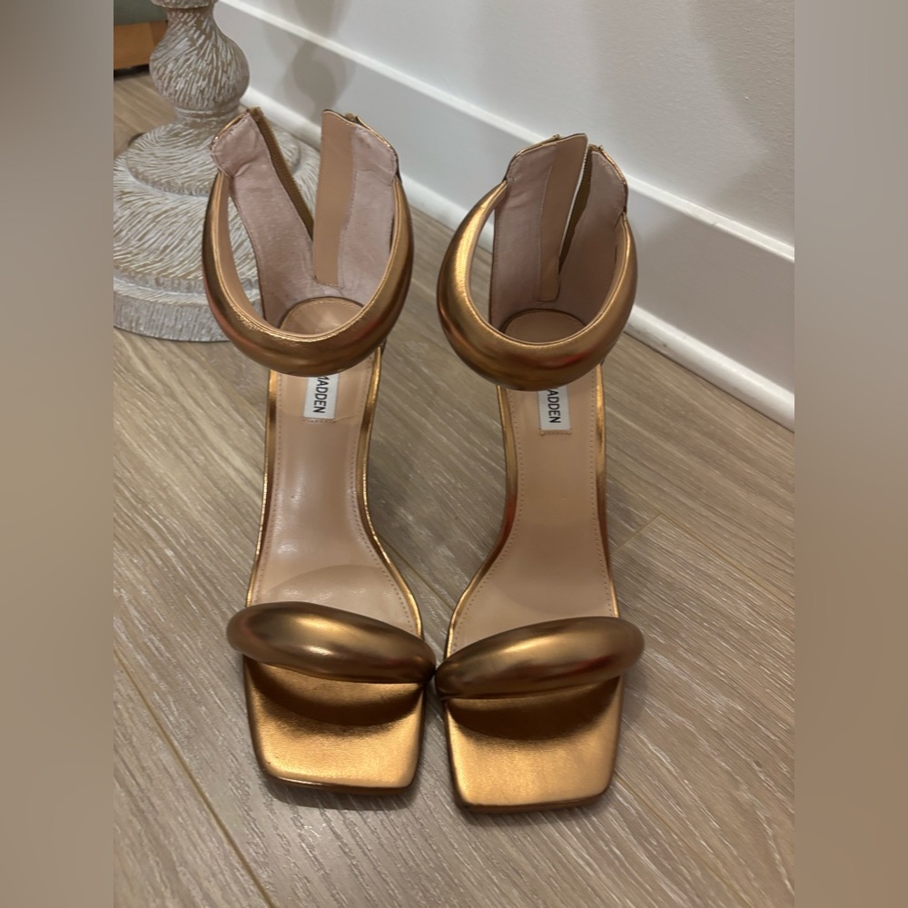Steve Madden Metallic Gold Heels